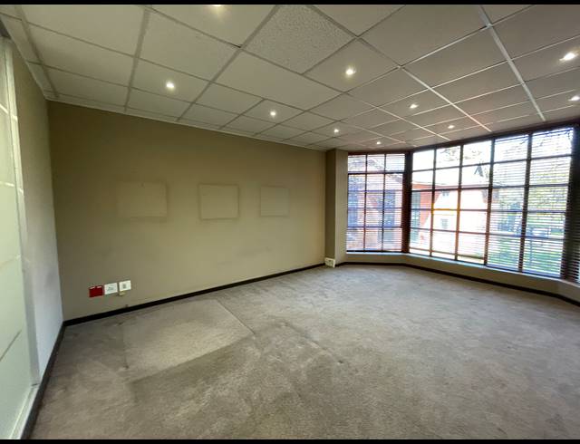 498.50M² OFFICE TO LET IN BRYANSTON